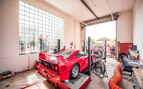 Ferrari F40 auf dem Prüfstand_Robin_Möhl_2024_autobau_erlebniswelt