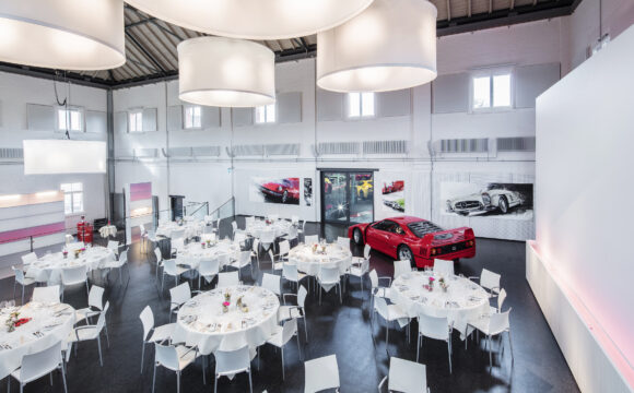 Event Halle eingedeckt